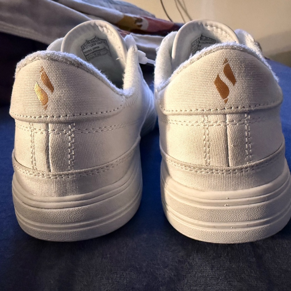 Skechers Women’s Arch Fit Arcade Slip On White Sneakers. Size 8.5 wide - Picture 7 of 8